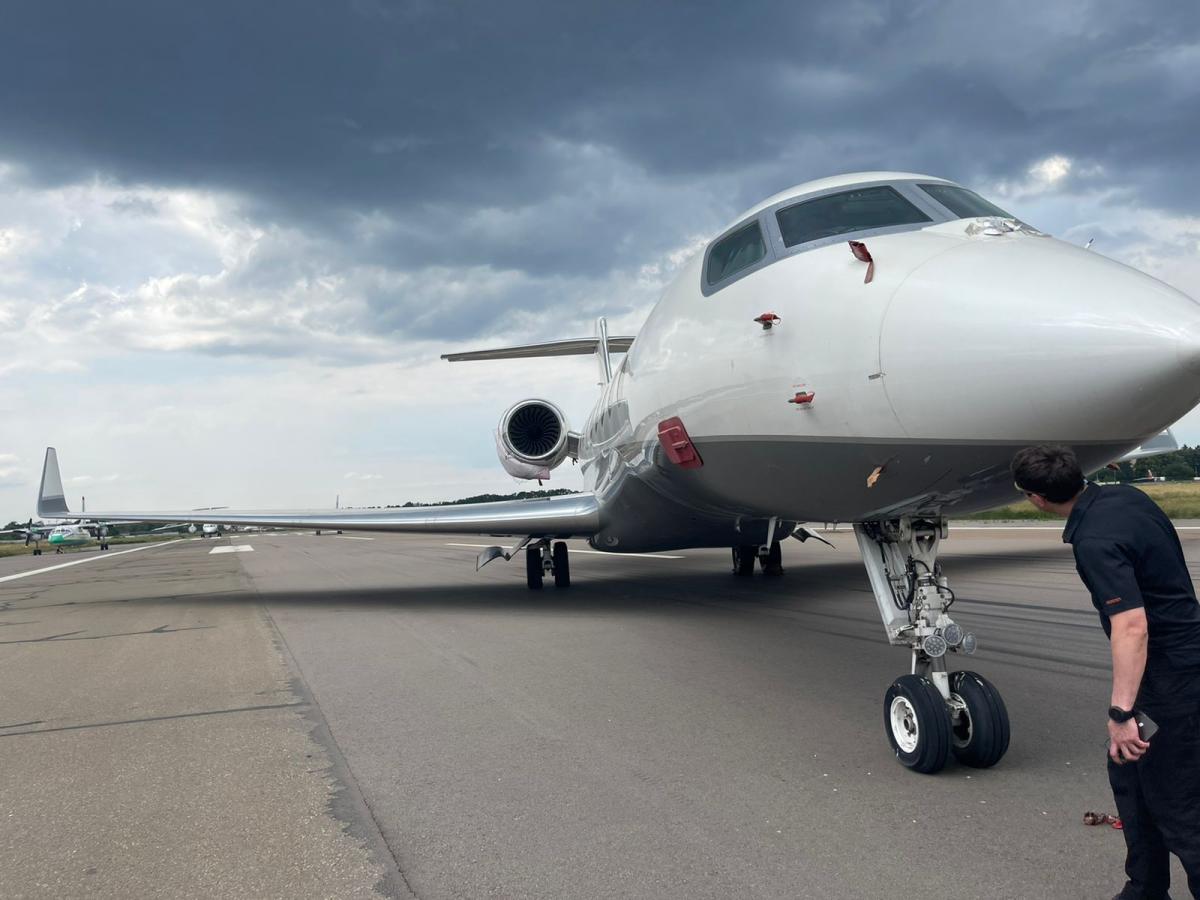 Медведчук "віддав" ЗСУ свій гелікоптер і літак / фото Офіс генерального прокурора.