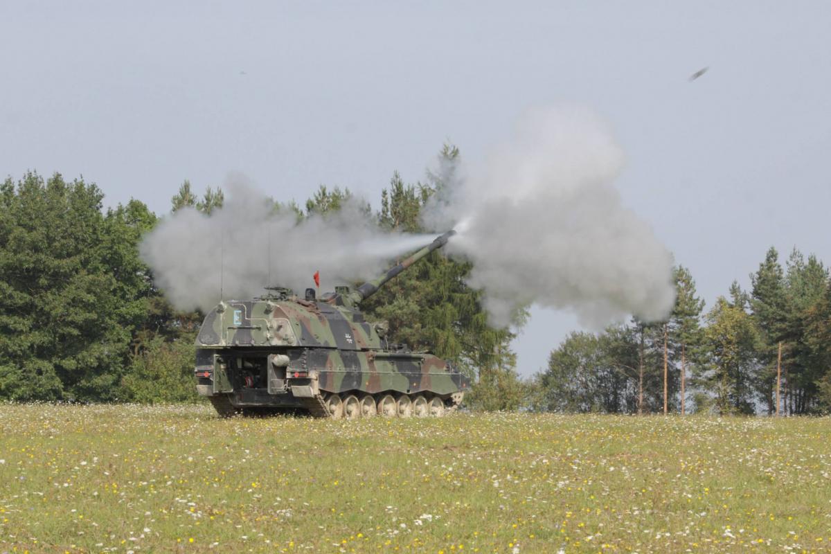 САУ PzH 2000 / фото Bundeswehr