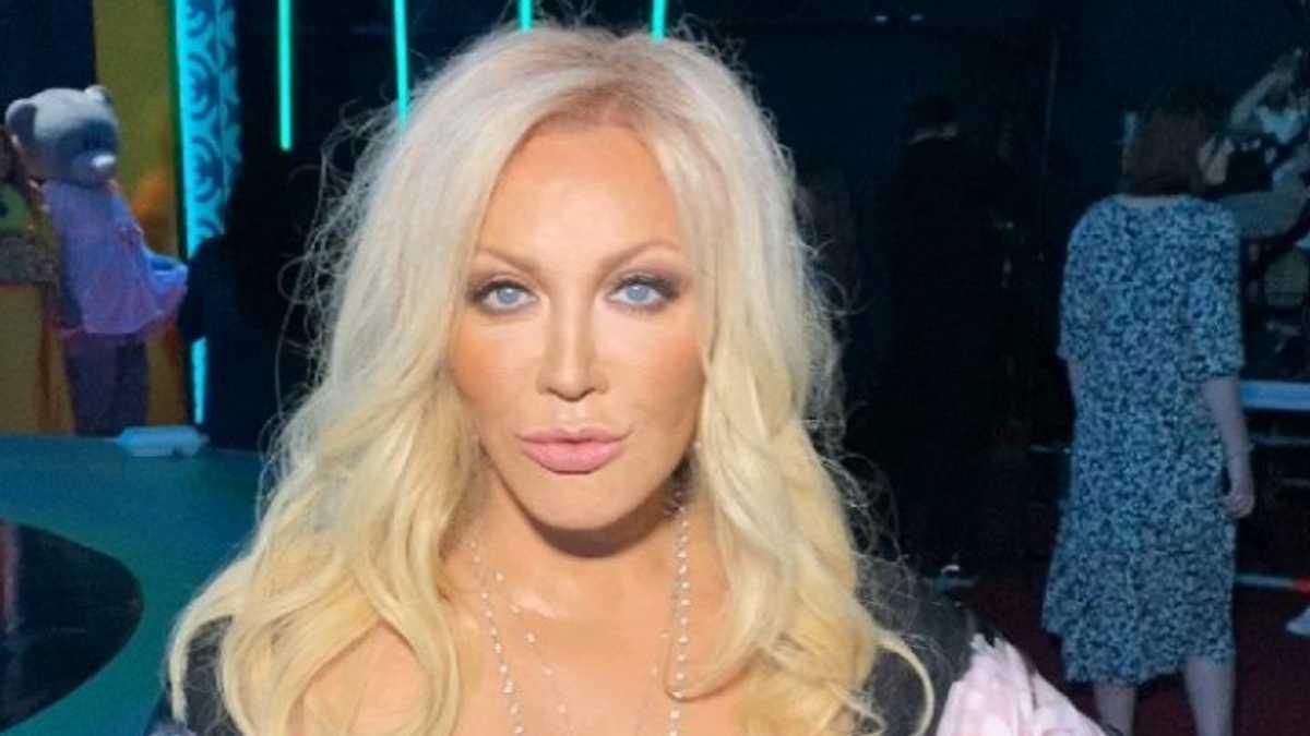 'Гель сросся с мышцами': предательница Повалий пожаловалась на перекошенное лицо