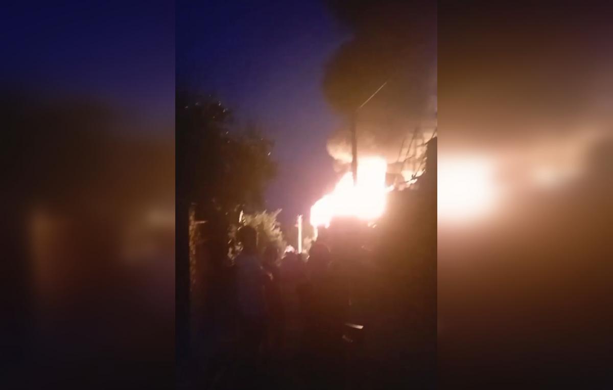 В окупантів Маріуполя почалася істерика через побутову пожежу / скріншот В окупантів Маріуполя почалася істерика через побутову пожежу / скріншот