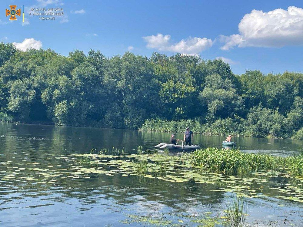 Хлопці рибалили на забороненому пляжі / фото: ДСНС Хлопці рибалили на забороненому пляжі / фото: ДСНС