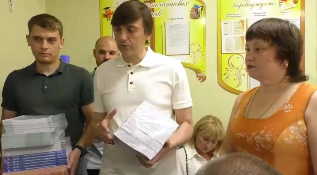 A Russian minister arrived in Melitopol with propaganda textbooks / screenshot