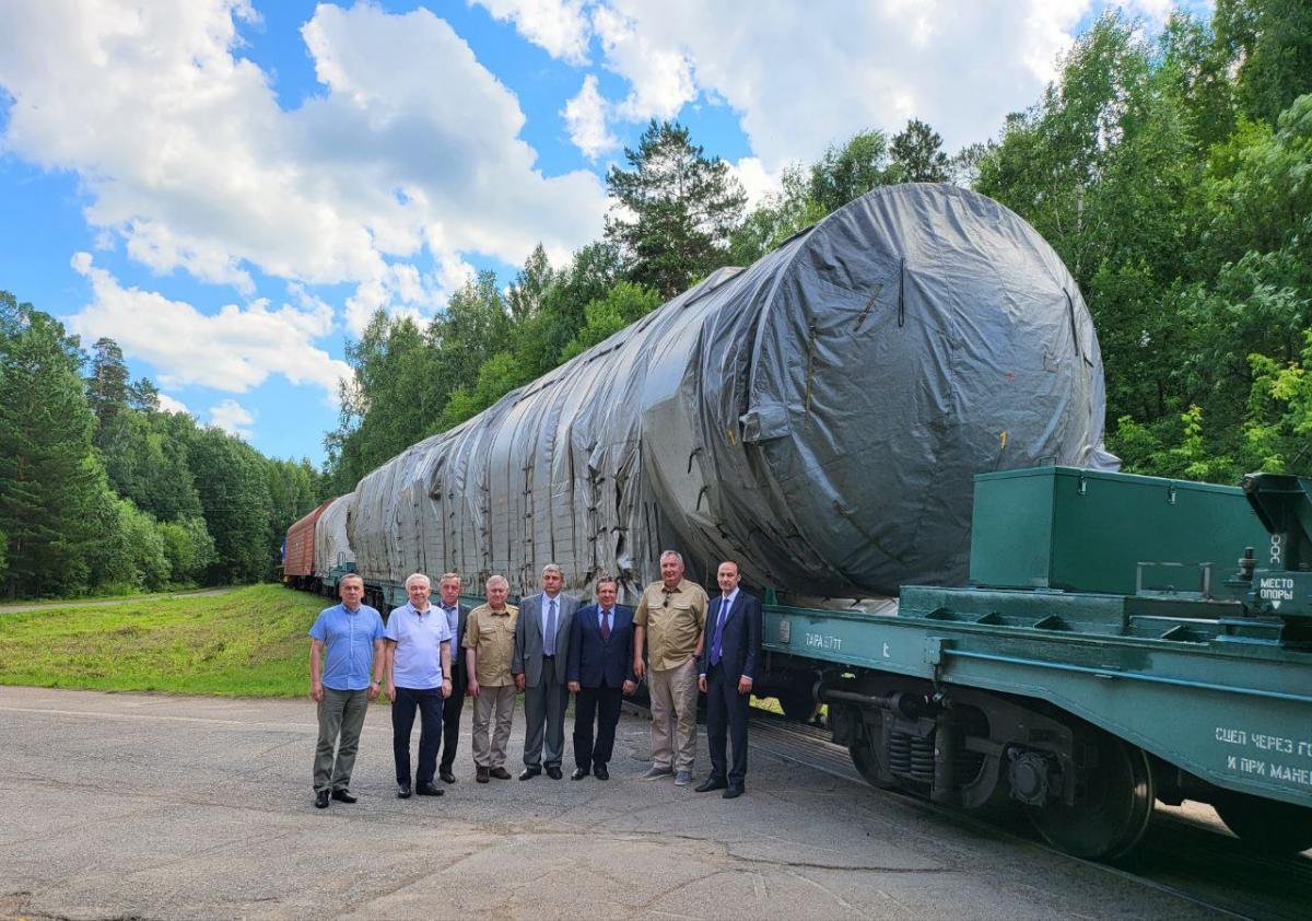 Рогозін знову погрожує світу ядерною ракетою / t.me/rogozin_do Рогозін знову погрожує світу ядерною ракетою / t.me/rogozin_do