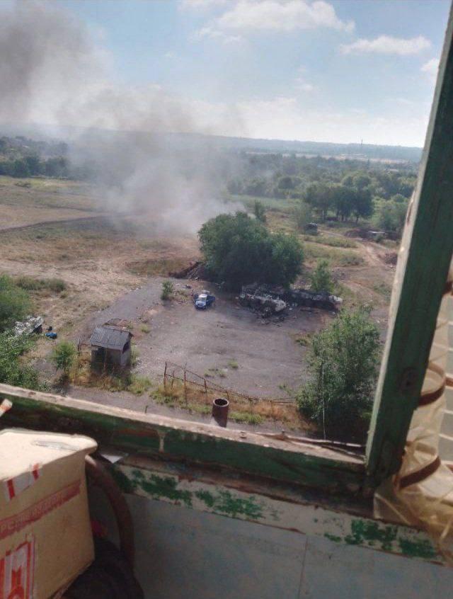 'Гастроли продолжаются': ВСУ уничтожили технику и штаб оккупантов в Кадиевке (фото) 'Гастроли продолжаются': ВСУ уничтожили технику и штаб оккупантов в Кадиевке (фото)