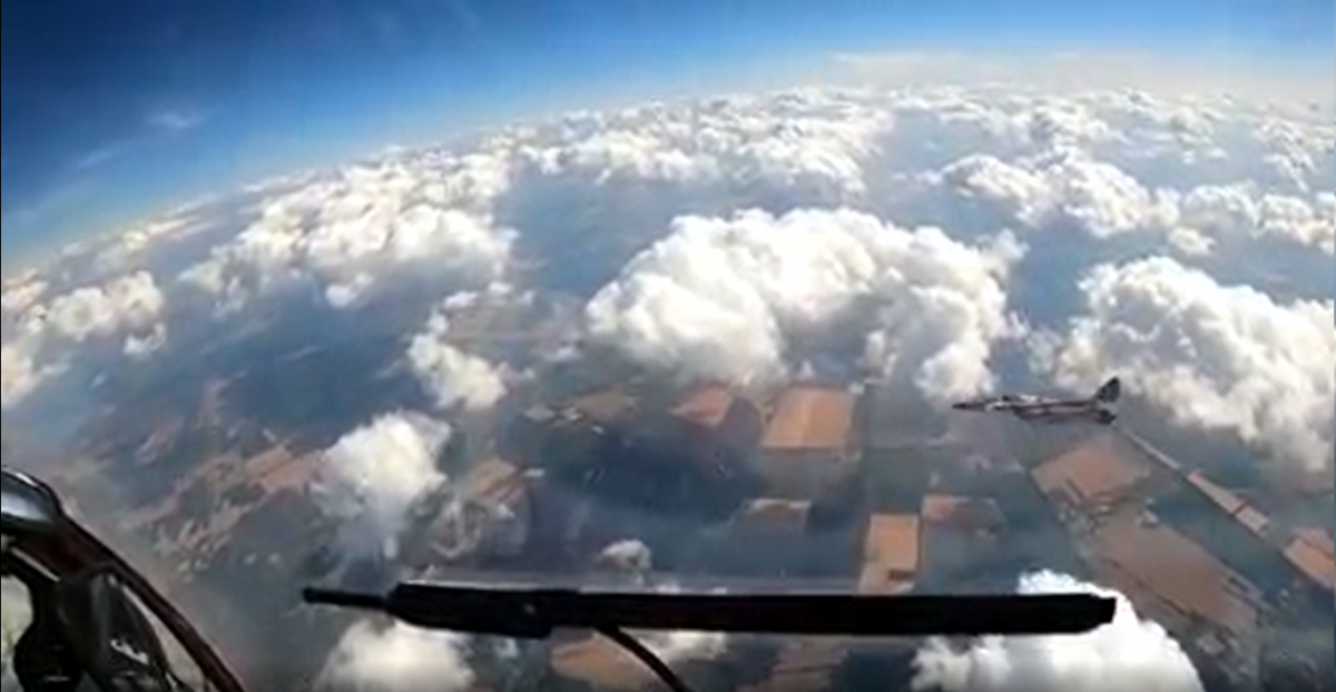 На опубликованных кадрах зафиксирована удивительная работа ВСУ над землей / скриншот На опубликованных кадрах зафиксирована удивительная работа ВСУ над землей / скриншот