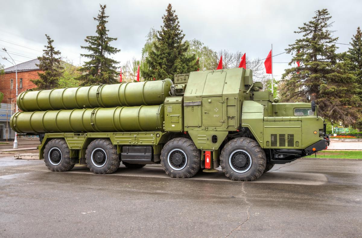 В Беларусь стягиваются и ракеты С-300 / фото ua.depositphotos.com