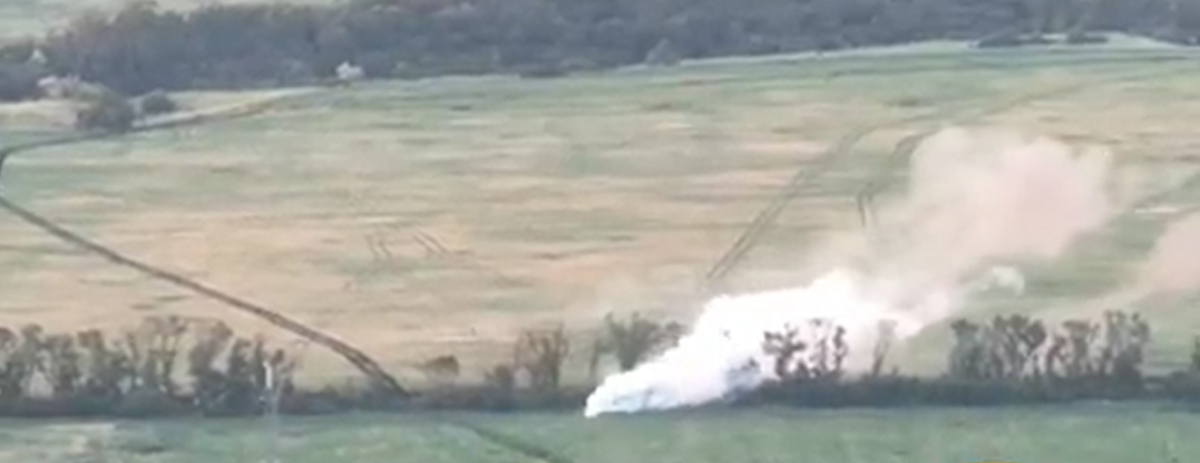 Слаженная работа наших военных по уничтожению российских оккупантов / Скриншот Слаженная работа наших военных по уничтожению российских оккупантов / Скриншот