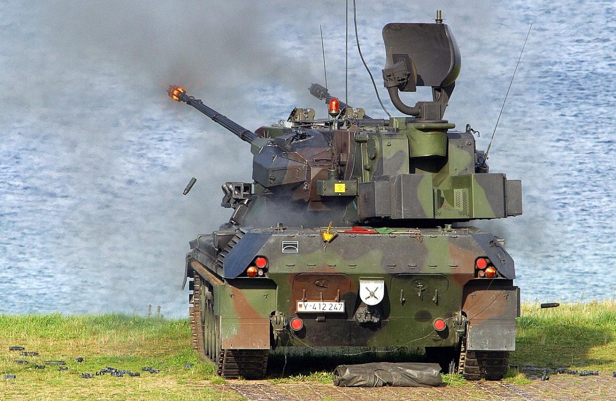 Украинских военных начали обучать использованию зенитных установок Gepard в Германии / фото Wikipedia Украинских военных начали обучать использованию зенитных установок Gepard в Германии / фото Wikipedia