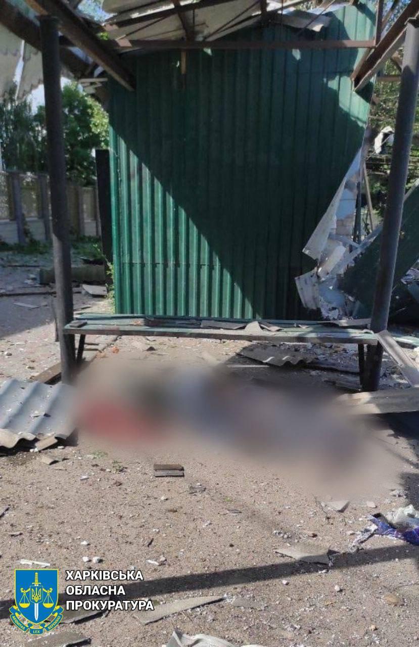 Читав молитви: батько загиблого в Харкові 13-річного хлопчика дві години не відходив від сина Читав молитви: батько загиблого в Харкові 13-річного хлопчика дві години не відходив від сина