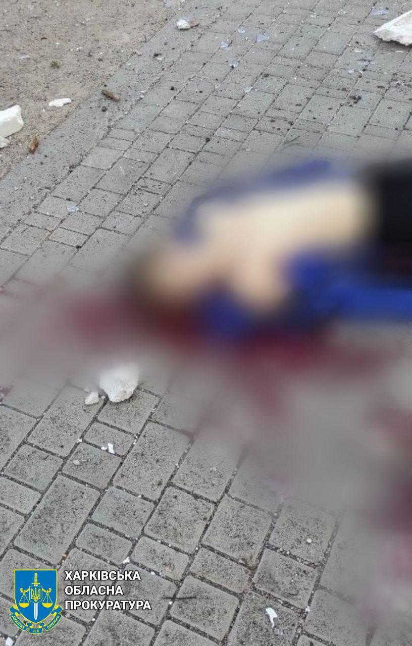 Читав молитви: батько загиблого в Харкові 13-річного хлопчика дві години не відходив від сина Читав молитви: батько загиблого в Харкові 13-річного хлопчика дві години не відходив від сина