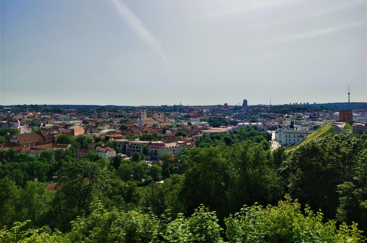 Краєвид на Старе міста Вільнюса з пагорба Трьох Хрестів / фото Марина Григоренко