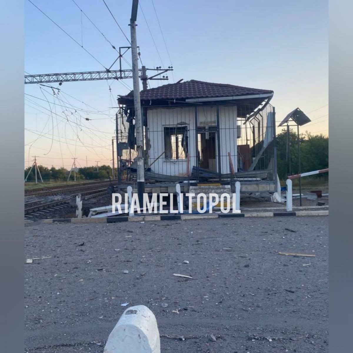 Наслідки нічної "бавовни" в Мелітополі / фото РІА Мелітополь Наслідки нічної "бавовни" в Мелітополі / фото РІА Мелітополь