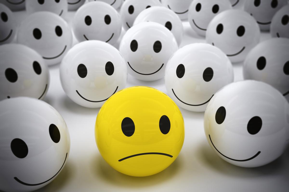 У РФ чоловіка оштрафували за сумний емоджі під антивоєнним постом / фото ua.depositphotos.com