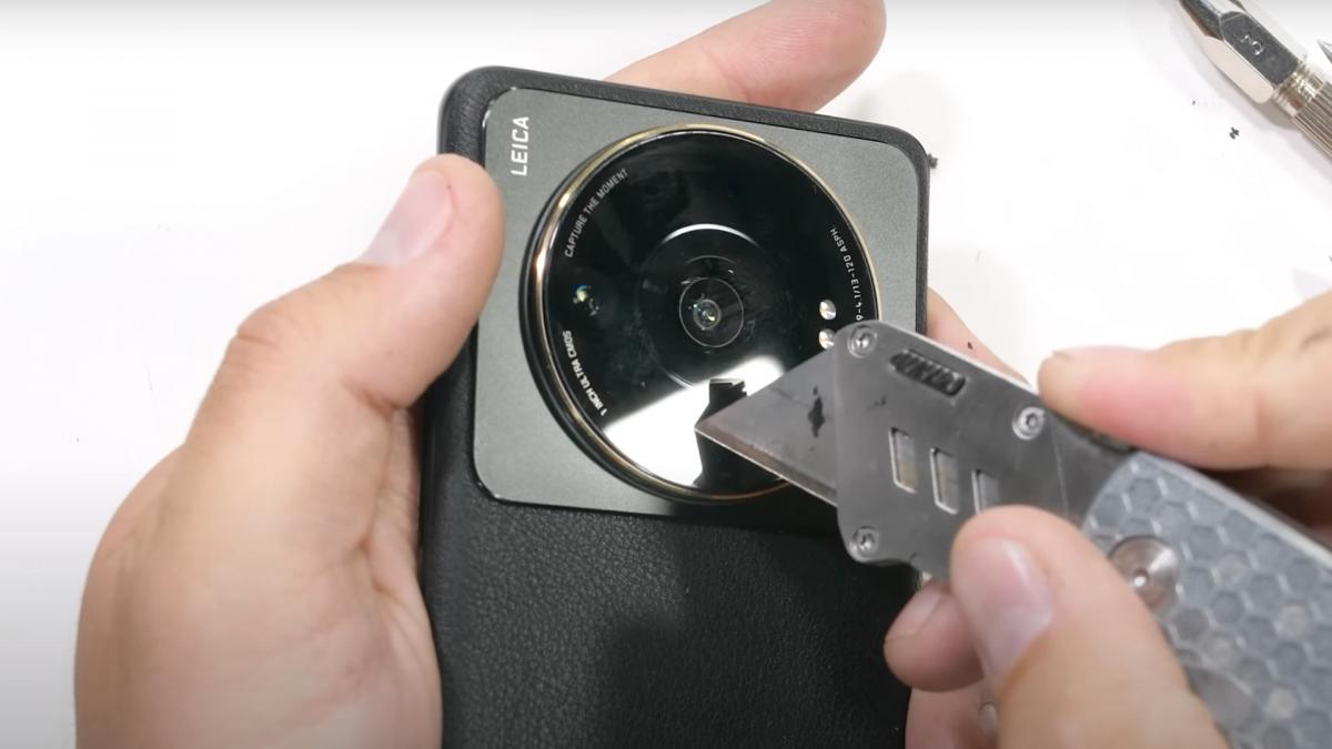 Топовый камерофон Xiaomi 12S Ultra прошел тест на прочность / Скриншот Топовый камерофон Xiaomi 12S Ultra прошел тест на прочность / Скриншот