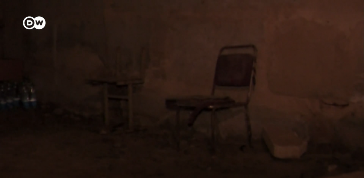 Іноземним ЗМІ показали камеру тортур у Бучі / Скріншот Іноземним ЗМІ показали камеру тортур у Бучі / Скріншот