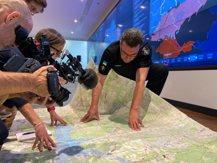 Олексій Данілов розповів про трофейну стару карту окупантів / фото twitter.com/OleksiyDanilov