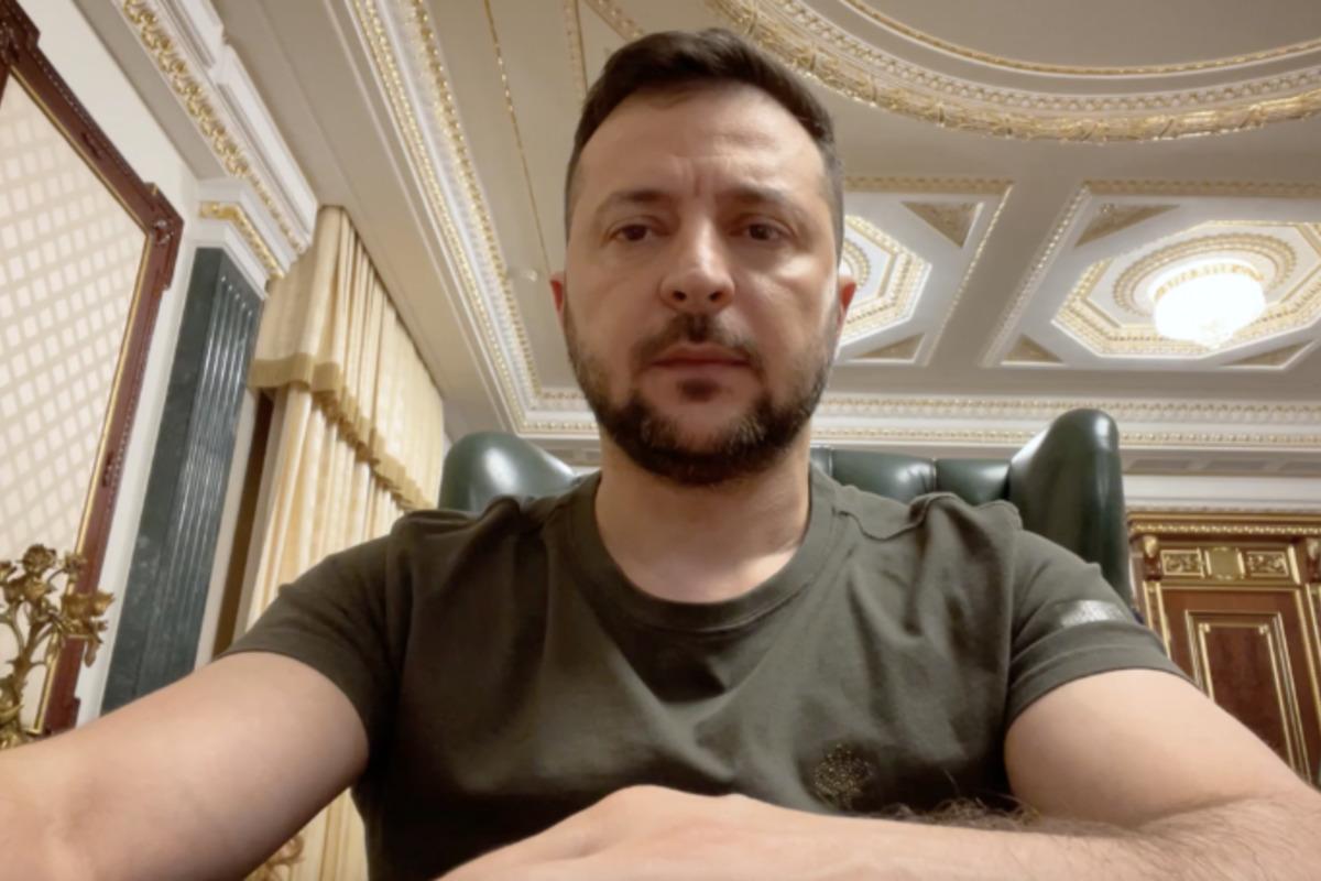 Володимир Зеленський прокоментував удари армії України по мосту біля Херсона / фото president.gov.ua Володимир Зеленський прокоментував удари армії України по мосту біля Херсона / фото president.gov.ua