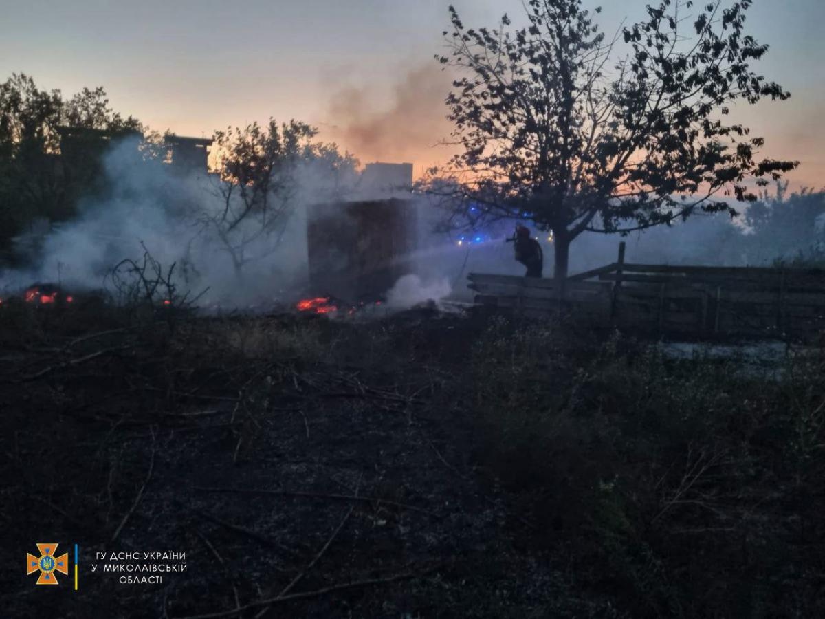 Российские войска продолжают обстреливать Николаевскую область / фото facebook.com/DSNSMYKOL Российские войска продолжают обстреливать Николаевскую область / фото facebook.com/DSNSMYKOL