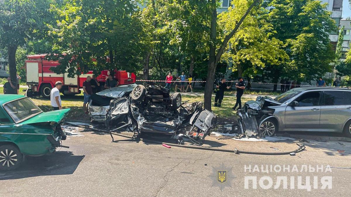 Внаслідок аварії один пішохід загинув на місці пригоди / фото поліція Запорізької області Внаслідок аварії один пішохід загинув на місці пригоди / фото поліція Запорізької області