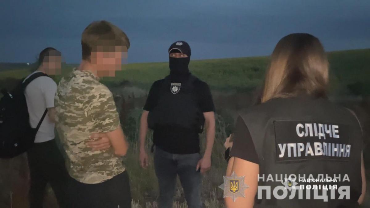Злоумышленники были задержаны пограничниками / фото НПУ Злоумышленники были задержаны пограничниками / фото НПУ