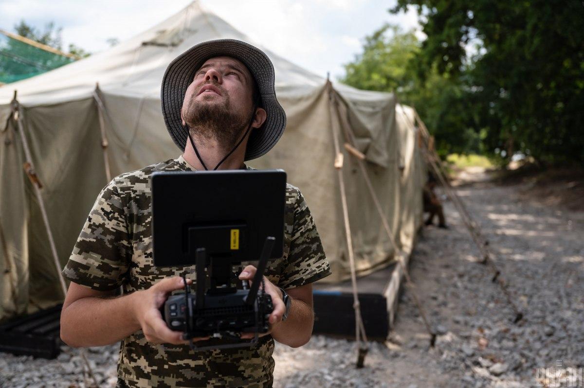 Українським піхотинцям та розвідникам на фронті передали ще 300 дронів Українським піхотинцям та розвідникам на фронті передали ще 300 дронів