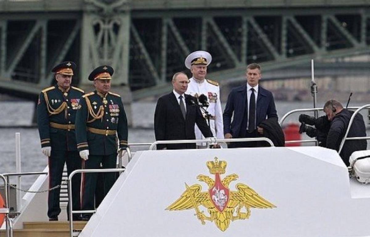 Путін провів морський парад в Санкт-Петербурзі / скріншот Путін провів морський парад в Санкт-Петербурзі / скріншот