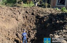 Воронка в шесть метров: полиция показала фото с места ракетного удара по Харькову