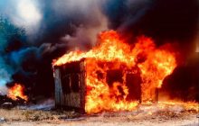 "Очередной окурок": в Мариуполе внезапно выгорел дотла склад награбленного оккупантами