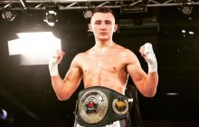 Соперник вылетел с ринга: украинский боксер одержал эффектную победу нокаутом (видео)