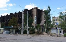 Окупанти знищують села, аби вийти на адмінмежу Луганщини - Гайдай