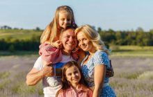 Українська телеведуча зворушила розповіддю про розлуку з доньками через війну