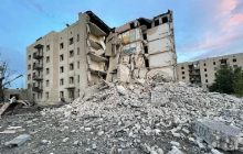 РФ ударила по Донетчине из "Ураганов": под завалами минимум 30 человек, есть погибшие (фото)