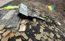 Оккупанты уничтожили уже второй памятник Герою Украины Слипаку (видео)