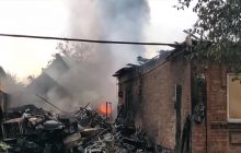 Російські окупанти накрили Бахмут запальними снарядами: спалахнули пожежі (відео)