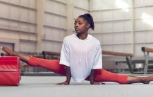 Прийняли за дитину і запропонували розмальовки: титулована гімнастка розповіла про курйозний випадок у літаку