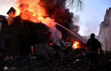 Ранкові вибухи у Миколаєві: окупанти вдарили ракетами по медзакладах та житлових будинках