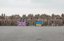 Появились кадры тренировок украинских военных в Британии (видео)