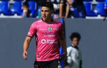 Новий рекорд: футболіст забив феноменальний гол з 70-ти метрів на 94-й хвилині гри (відео)