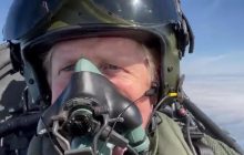 Борис Джонсон полетал на истребителе Typhoon и показал захватывающие кадры (видео)