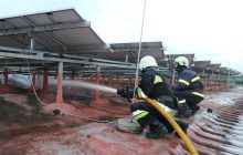 Росіяни вночі обстріляли Харків і область: рятувальники розбирають завали (фото, відео)