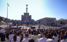 "Мы не сдадимся": Зеленский поздравил украинцев с Днем государственности (видео)