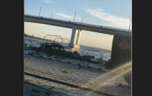 Россияне в Херсонской области наскоро возводят "понтоны" для переправки техники - активист