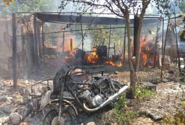 На Николаевщине ликвидировали пожар на спортивной базе, в которую попали боеприпасы