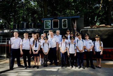 На Київській дитячій залізниці почав їздити старовинний німецький паровоз (фото)