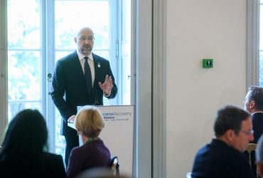 Шмигаль на конференції в Швейцарії презентував проект плану відновлення України