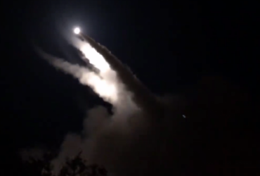 Генштаб показал боевую работу HIMARS по разным целям ночью: зрелищное видео