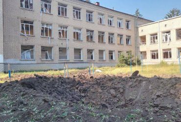 Удары оккупантов по Харьковщине: разрушены школа-интернат и ферма по выращиванию улиток