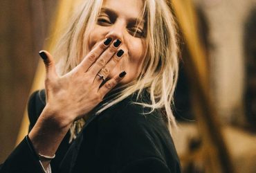 Я шкодую про це, мені соромно: українська співачка KOLA згадала про свій грішок