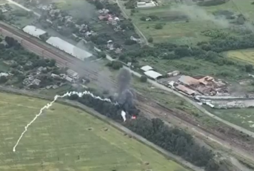 Воїни 40-ї бригади спопелили декілька БМП та замаскований танк окупантів (відео)
