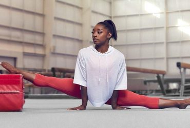 Приняли за ребенка и предложили раскраски: титулованная гимнастка рассказала о курьезном случае в самолете